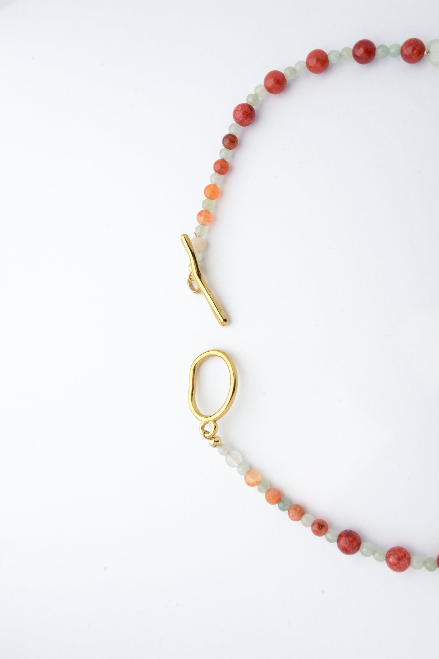 A Fleeting Half-Day Necklace